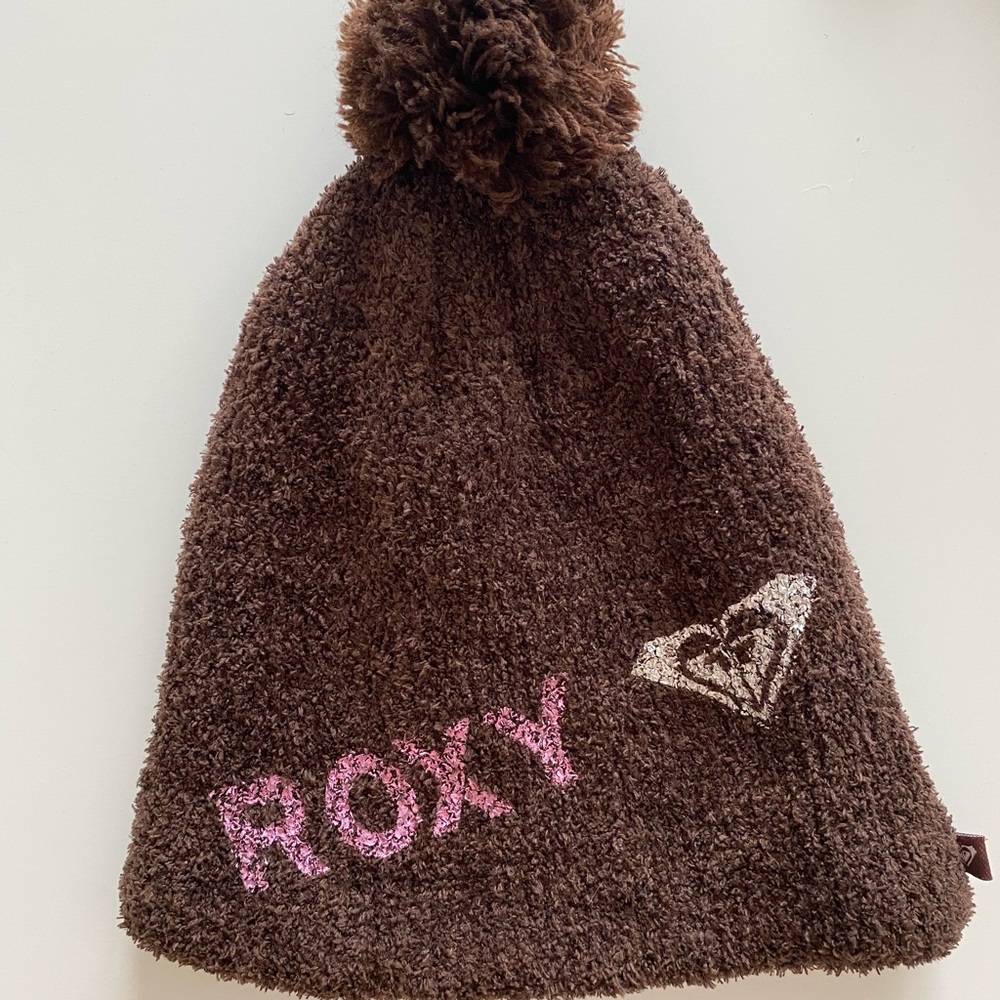 Roxy pom pom brown beanies